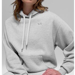 ALO Yoga Women's Light Gray Hoodie